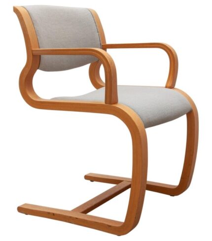 cantilever-armchair-from-magnus-olesen-1975-1.jpg